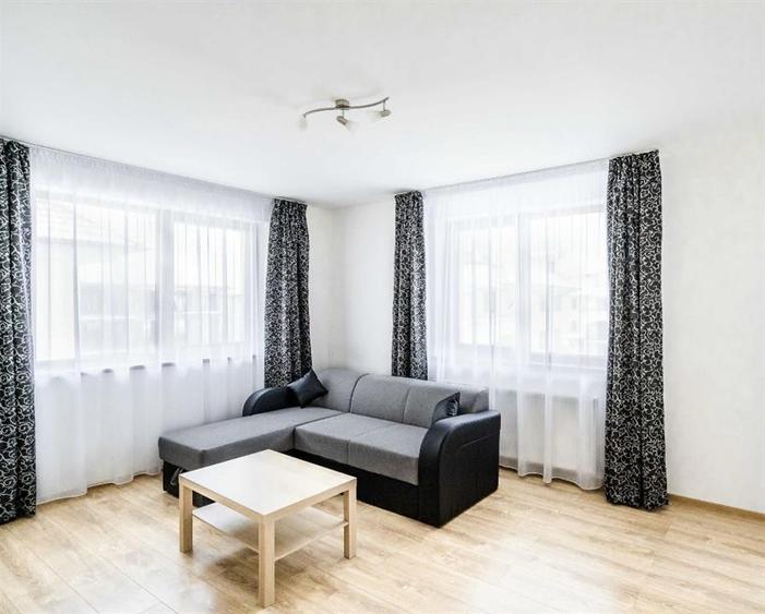Apartament cu 2 camere decomandat, mobilat în Tractorul