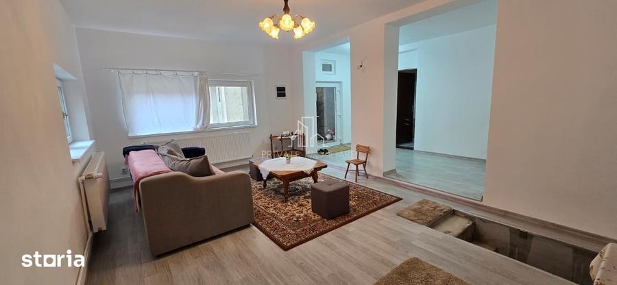 Casă cu 2 camere decomandat cu Teren 365 Mp în Central
