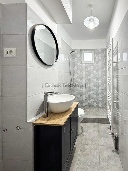 Apartament cu 3 camere semidecomandat, mobilat în Tomis Nord