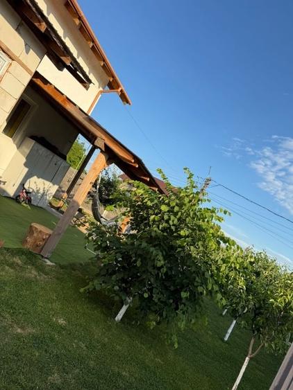 Casă individuală cu 3 camere cu Canalizare în Central
