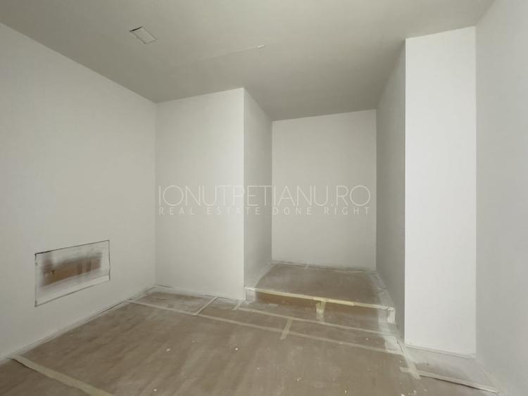 Casă individuală cu 7 camere cu Piscina în Iancu Nicolae