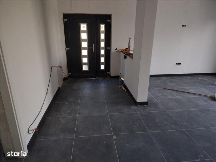 Casă cu 3 camere în Nisipeni