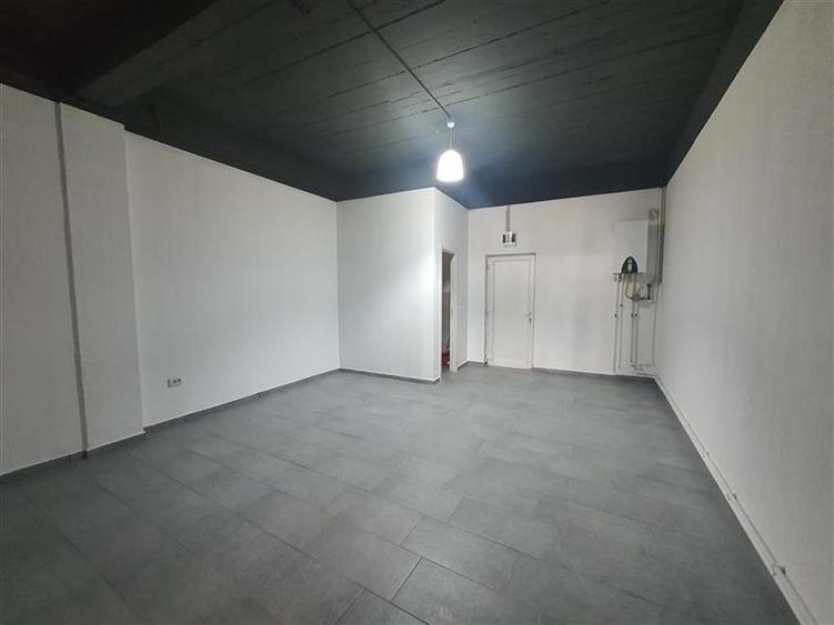 Spațiu comercial, de 86 mp, în Alecu Russo