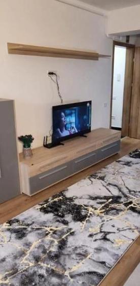 Garsonieră decomandată în Apărătorii Patriei