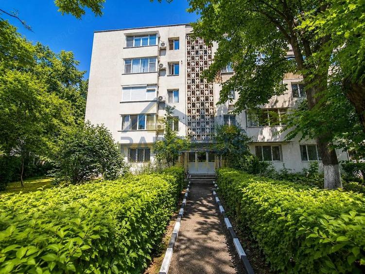 Apartament cu 3 camere semidecomandat în Nord