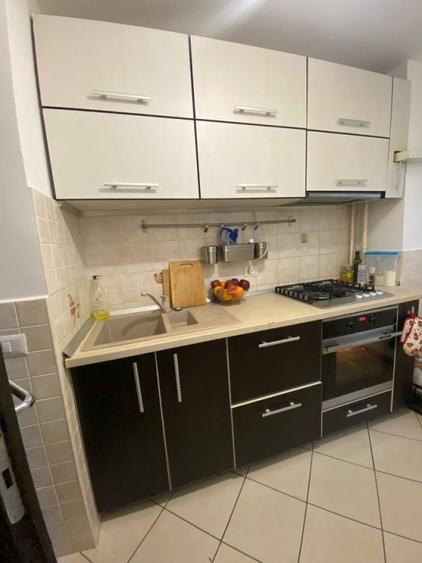 Apartament cu 4 camere semidecomandat, mobilat în Lujerului