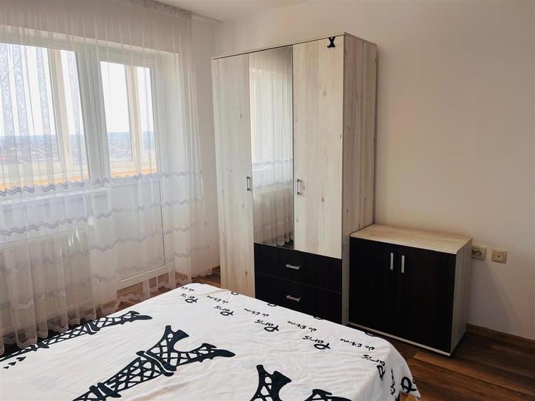 Apartament cu 3 camere decomandat, mobilat în Central