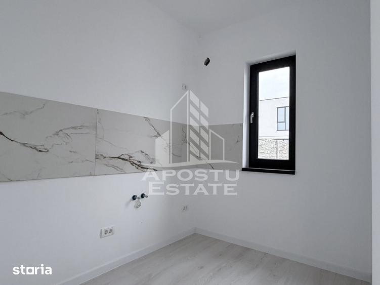 Casă cu 5 camere cu Teren 217 Mp în Ronaț