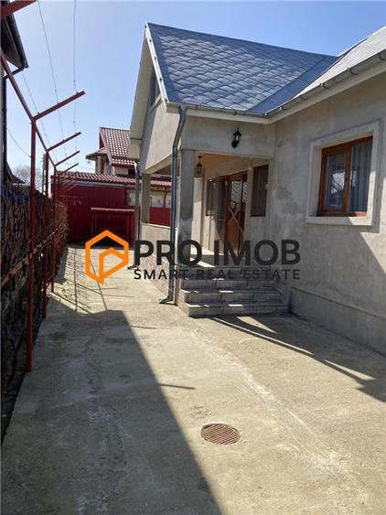 Casă individuală cu 3 camere cu Canalizare în Mărăcineni