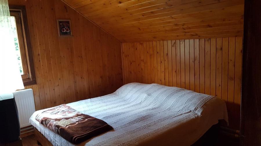 Casă individuală cu 5 camere cu Teren 3220 Mp în Feneș