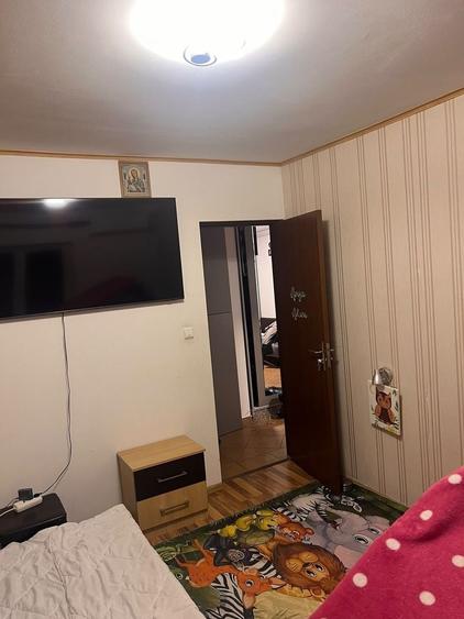 Apartament cu 2 camere decomandat, mobilat în Soarelui