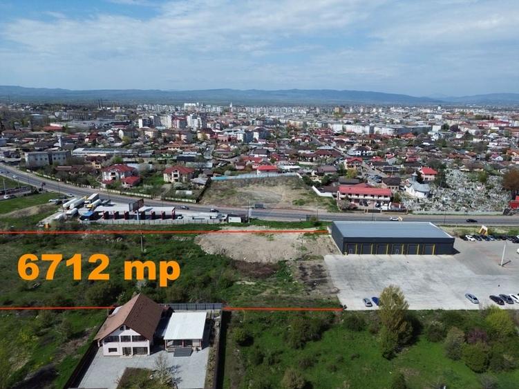 Teren Construcții intravilan de 6712 mp, în Est