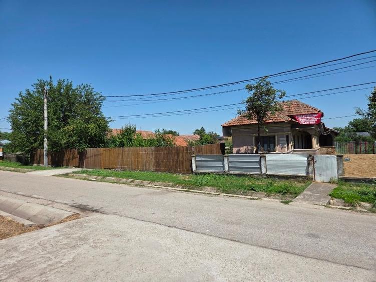 Casă individuală cu 4 camere cu Teren 900 Mp în Budeni
