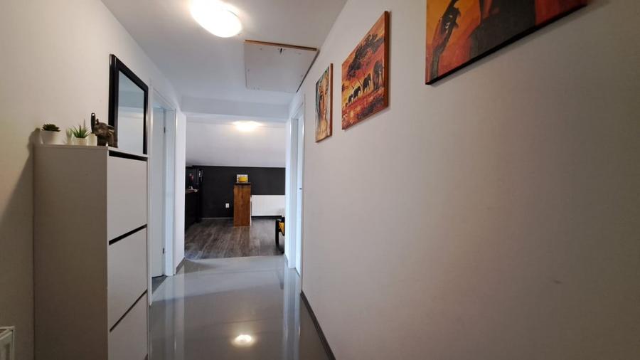Casă individuală cu 5 camere cu Teren 300 Mp în Tunari