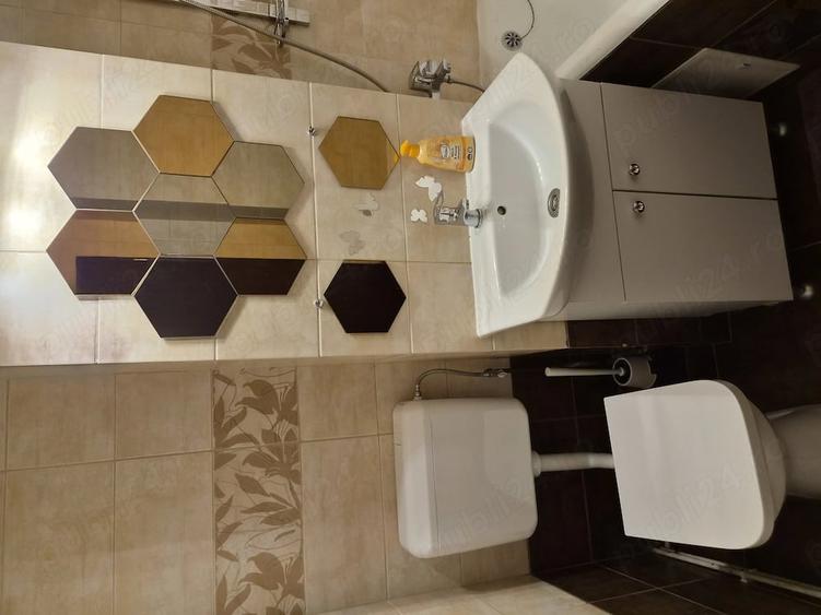 Apartament cu 4 camere decomandat în Complex Studențesc