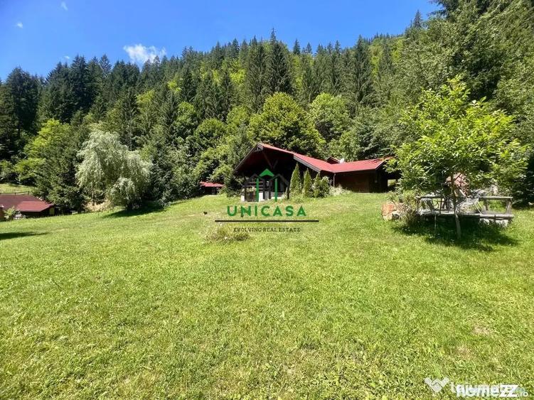 Casă cu 7 camere cu Teren 2560 Mp în Voineșița