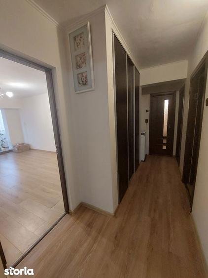 Apartament cu 3 camere decomandat în Decebal