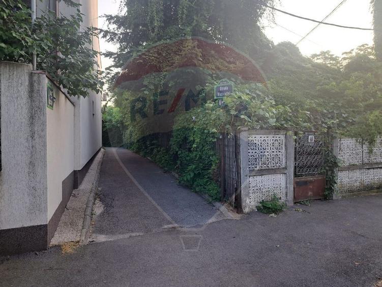 Teren de 847 mp, în Băneasa