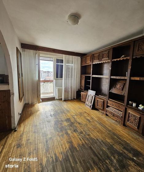 Apartament cu 3 camere decomandat în Dacia