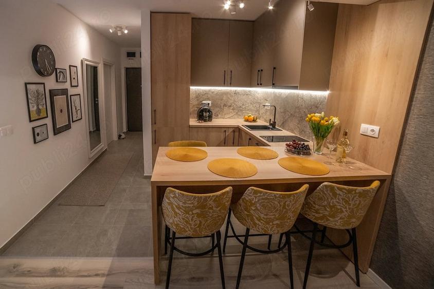Apartament cu 3 camere decomandat în Lipovei
