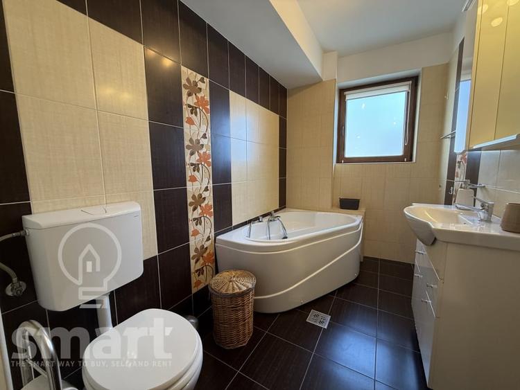 Apartament cu 3 camere semidecomandat, mobilat în Gheorgheni