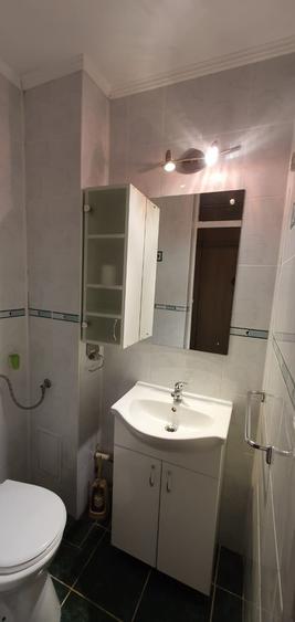 Apartament cu 3 camere decomandat în Nufărul