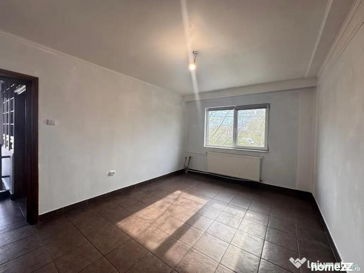 Casă cu 3 camere cu Teren 164 Mp în Delfinariu