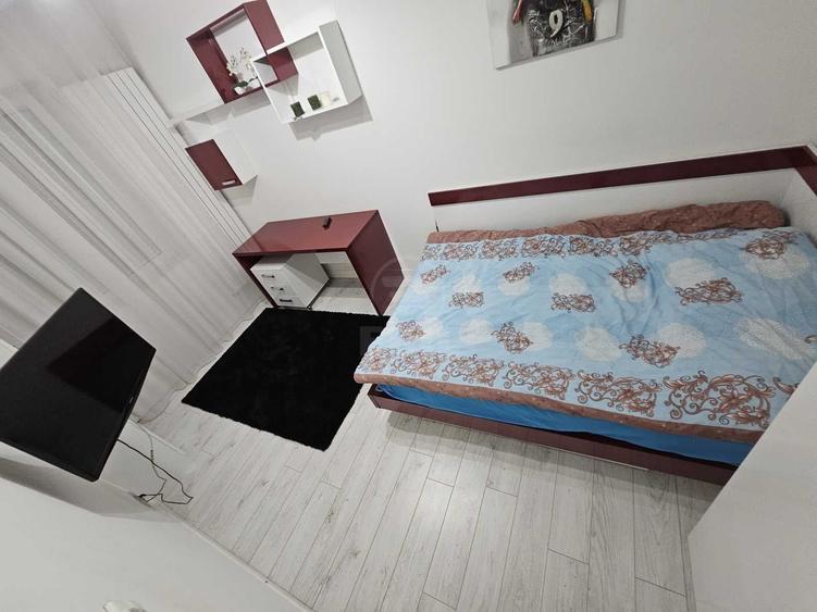 Apartament cu 4 camere decomandat în Central