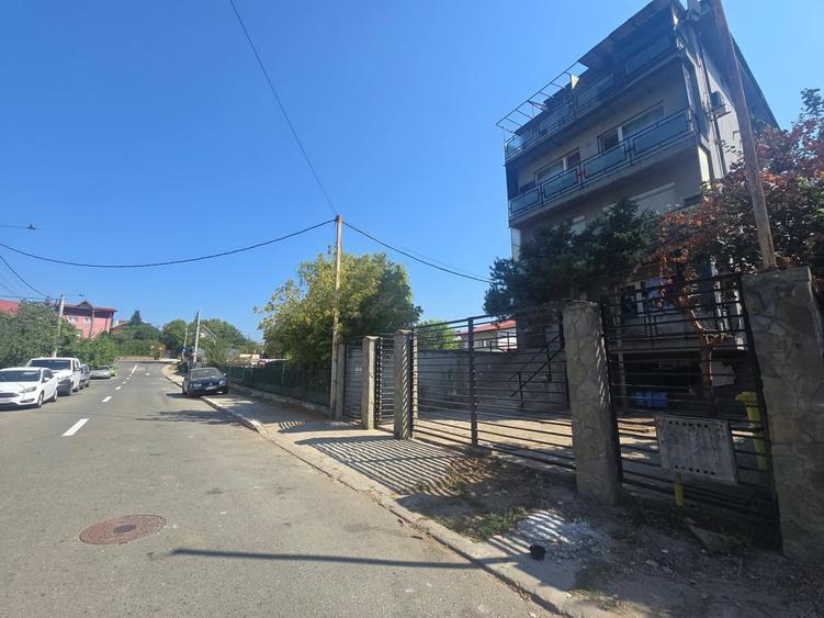 Apartament cu 2 camere decomandat în Dobroești
