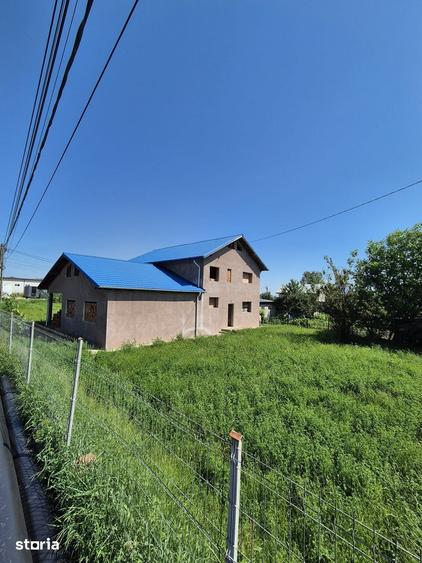 Casă cu 5 camere cu Teren 1700 Mp în Luizi-Călugăra