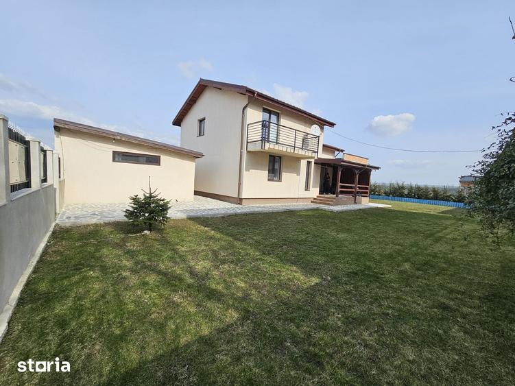 Casă cu 5 camere cu Teren 600 Mp în Tărtășești