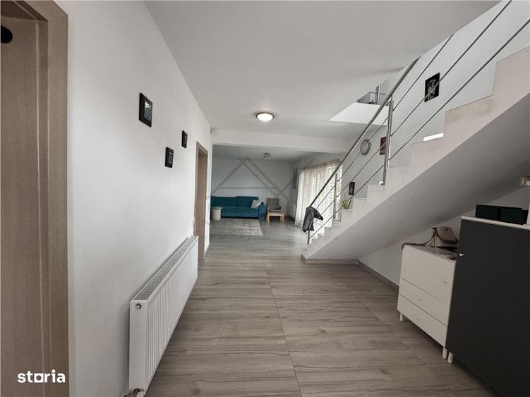 Casă cu 5 camere cu Teren 400 Mp în Central