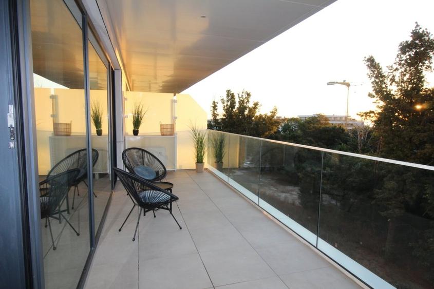 Apartament cu 2 camere semidecomandat, mobilat în Olimp