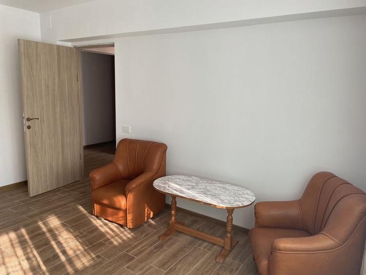 Inchiriez Apartament cu 2 camere - 5