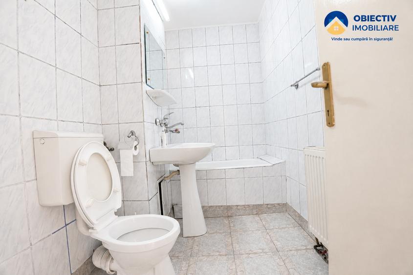 Apartament cu 4 camere decomandat în Central
