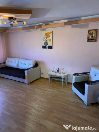Apartament cu 3 camere decomandat în Obcini