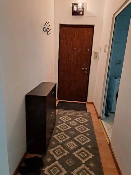 Apartament cu 2 camere semidecomandat în Micro 19