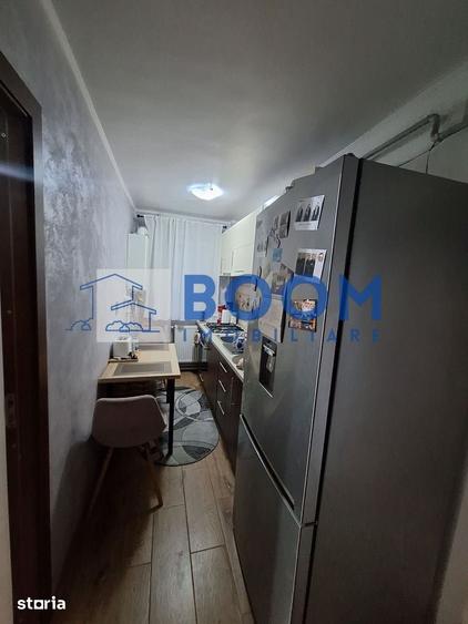 Apartament cu 3 camere semidecomandat în Ostroveni