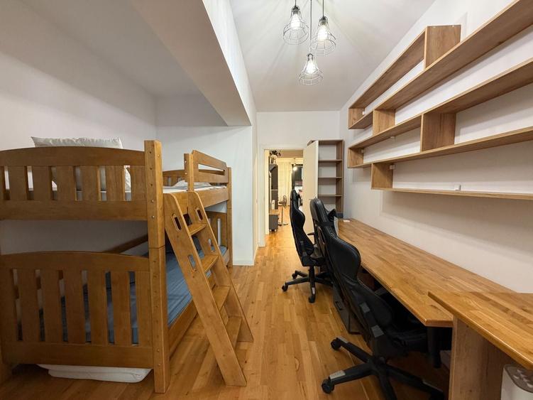 Apartament cu 3 camere semidecomandat, mobilat în Iancu Nicolae