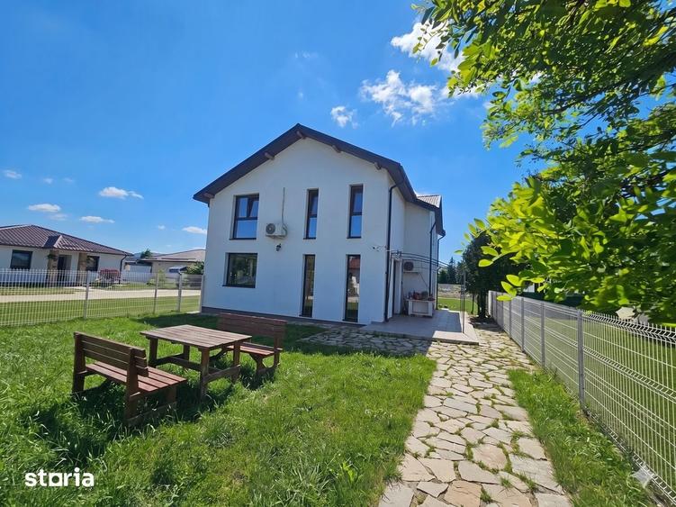 Casă cu 4 camere cu Teren 400 Mp în Balotești