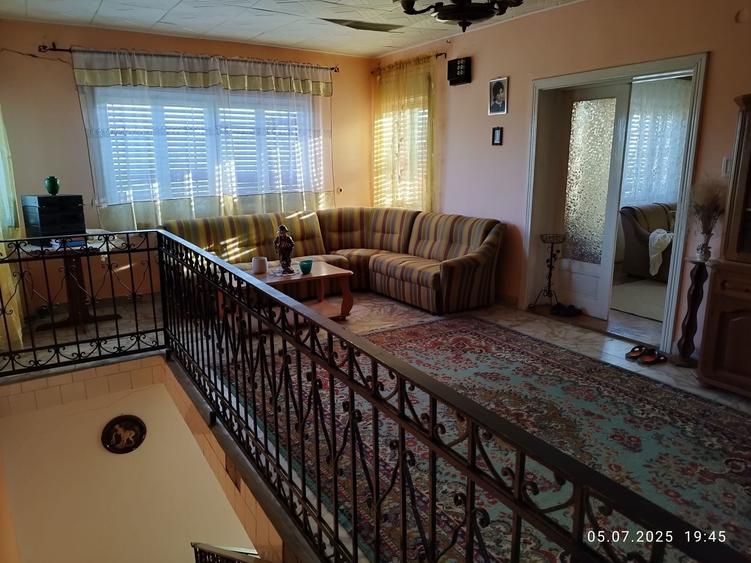 Casă cu 4 camere în Tinăud