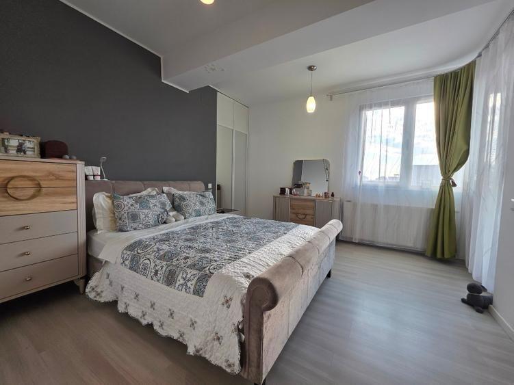 Apartament cu 3 camere decomandat în Politehnica