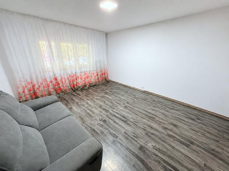 Apartament cu 4 camere decomandat în Vitan Mall