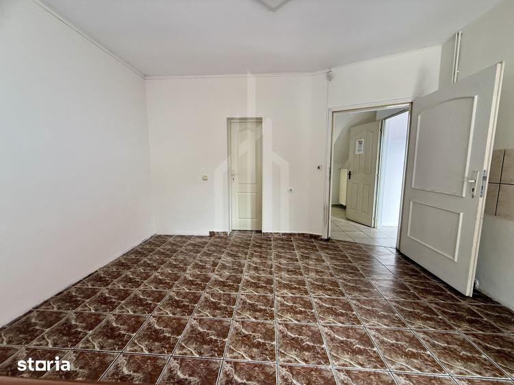 Casă cu 8 camere cu Teren 601 Mp în Turnișor
