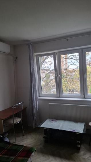 Garsonieră decomandată în Central