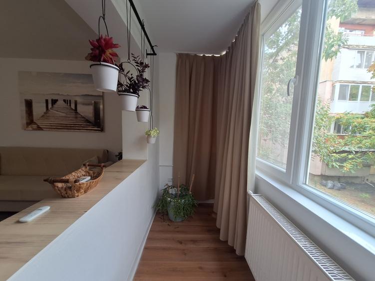 Apartament cu 2 camere semidecomandat, mobilat în Girocului