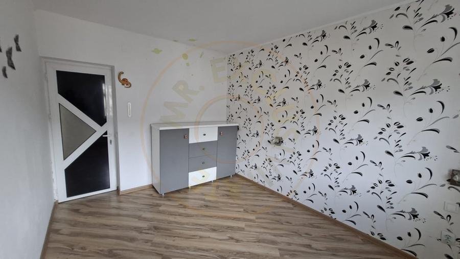 Apartament cu 3 camere decomandat în Ștefănești
