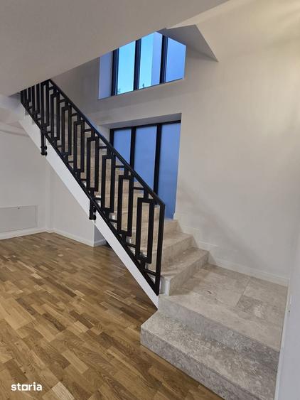 Casă cu 5 camere cu Teren 200 Mp în Central