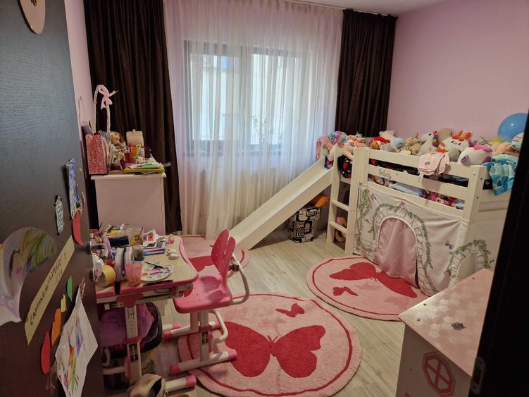 Apartament cu 3 camere decomandat în Valea Lupului
