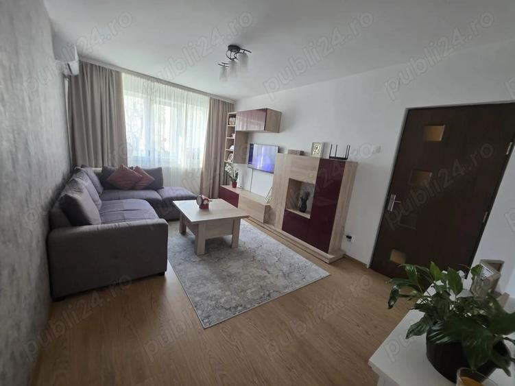 Apartament cu 3 camere decomandat în Ostroveni